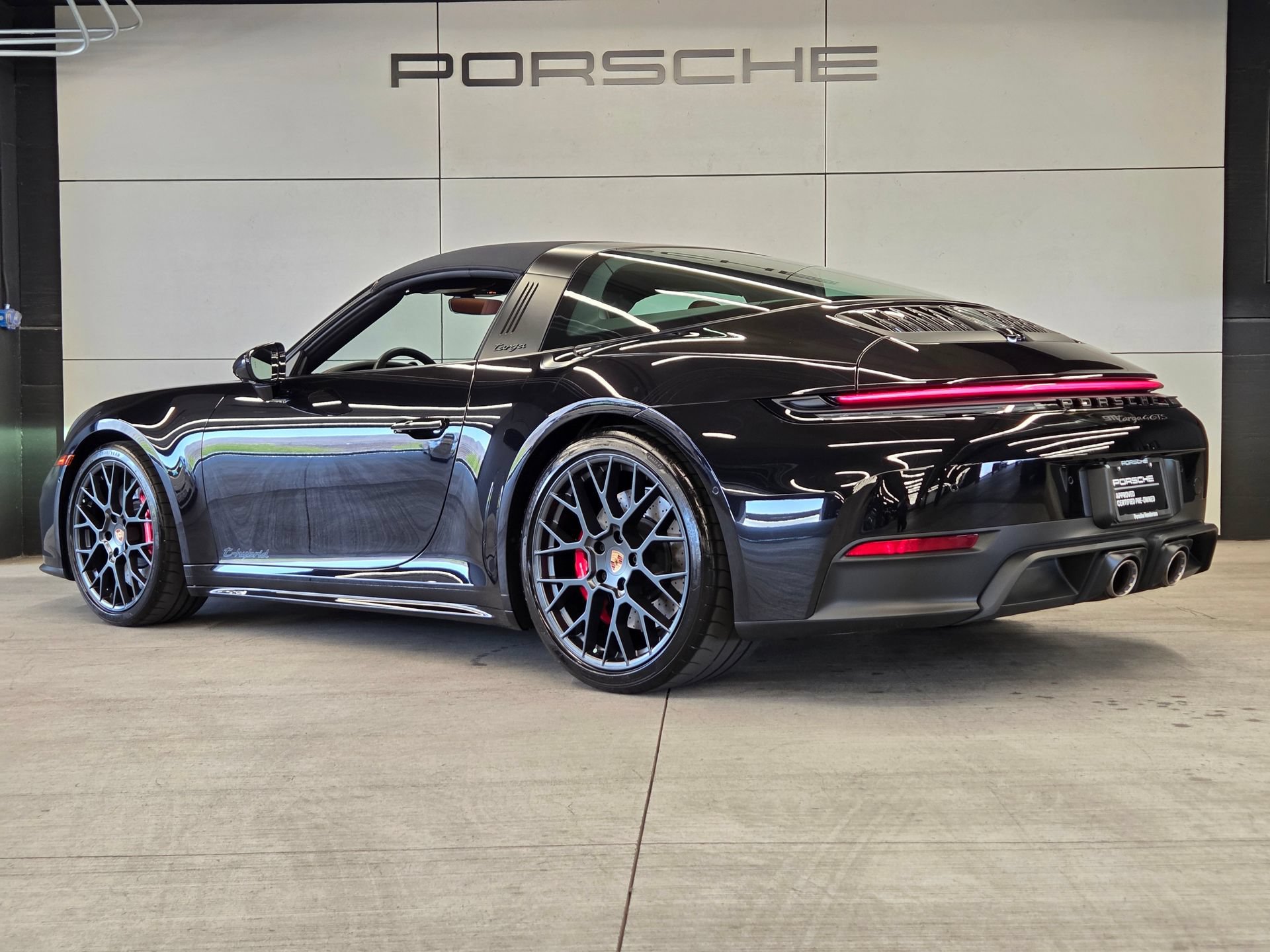 Certified 2026 Porsche 911 Targa 4 GTS AWD/4WD image 3