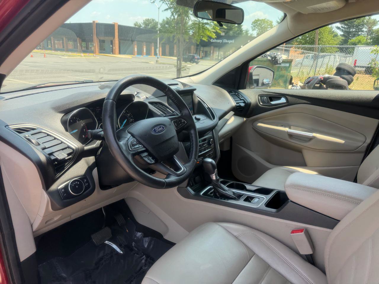 Used 2017 Ford Escape SE w/ SE Leather Comfort Package AWD/4WD image 10
