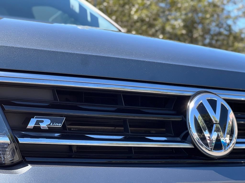 Used 2020 Volkswagen Tiguan SE R-Line AWD/4WD image 13