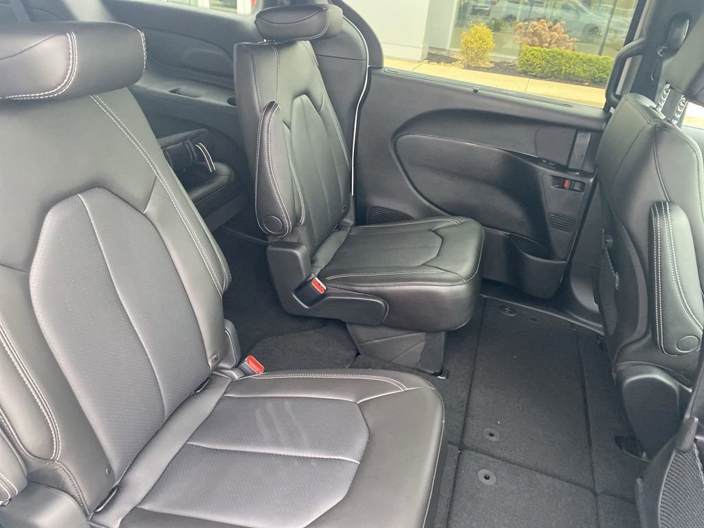 New 2026 Chrysler Voyager LX image 13