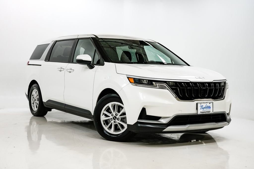 Certified 2024 Kia Carnival LX image 5