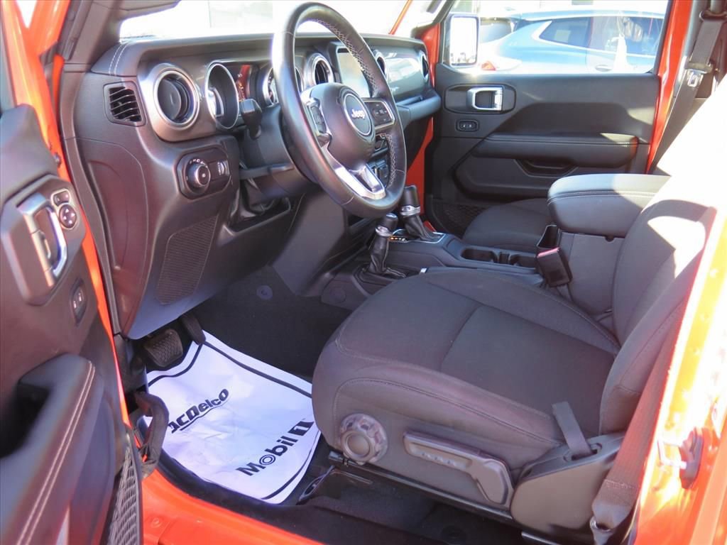 Used 2023 Jeep Wrangler Sahara w/ Cold Weather Group image 10