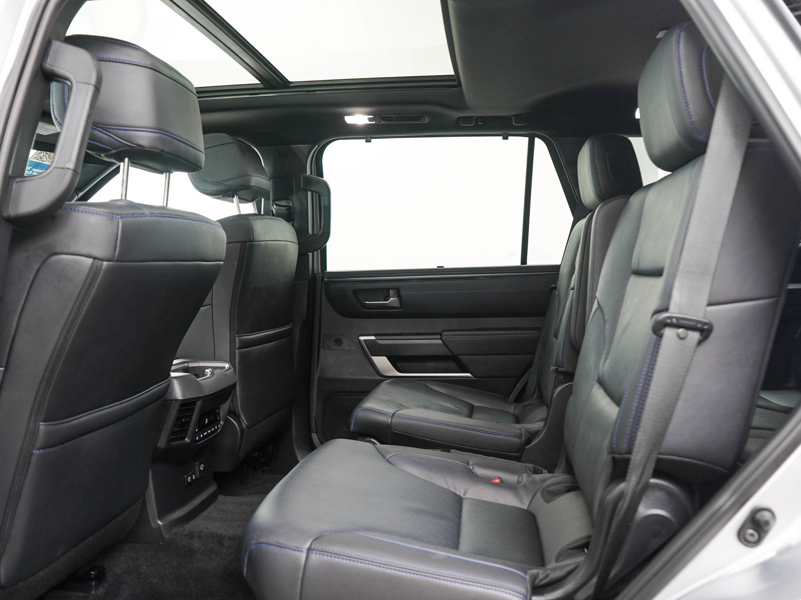 Used 2026 Toyota Sequoia Platinum AWD/4WD image 16