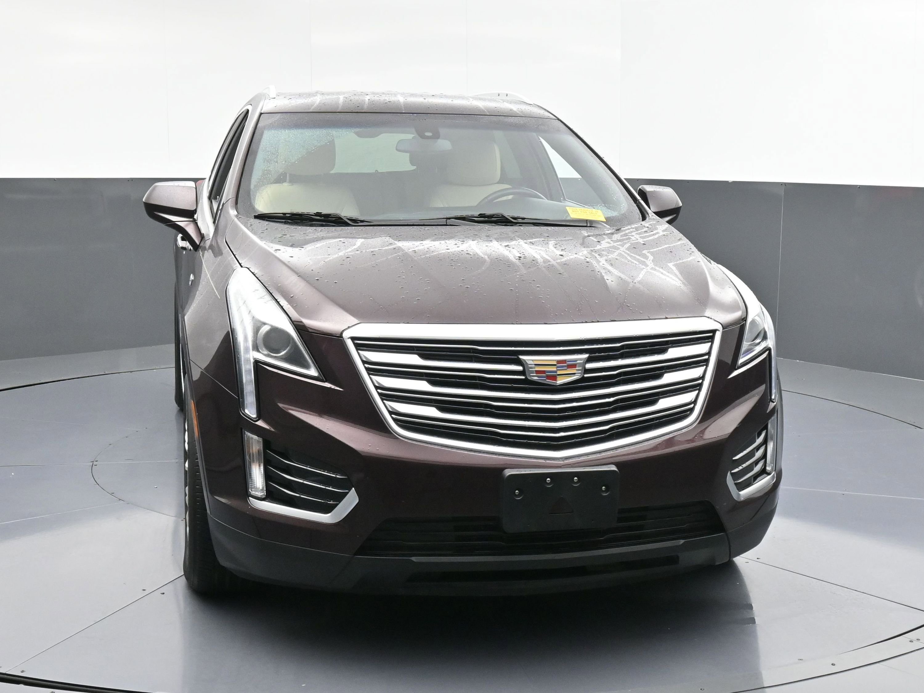 Used 2018 Cadillac XT5 FWD video 2