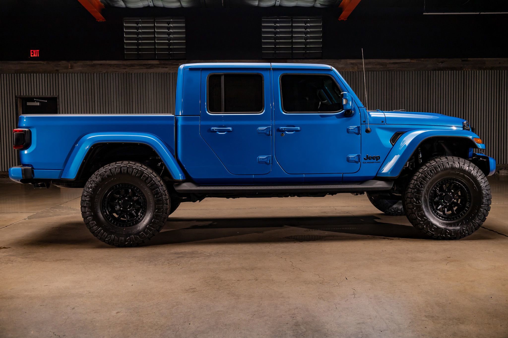 Used 2022 Jeep Gladiator Overland image 11