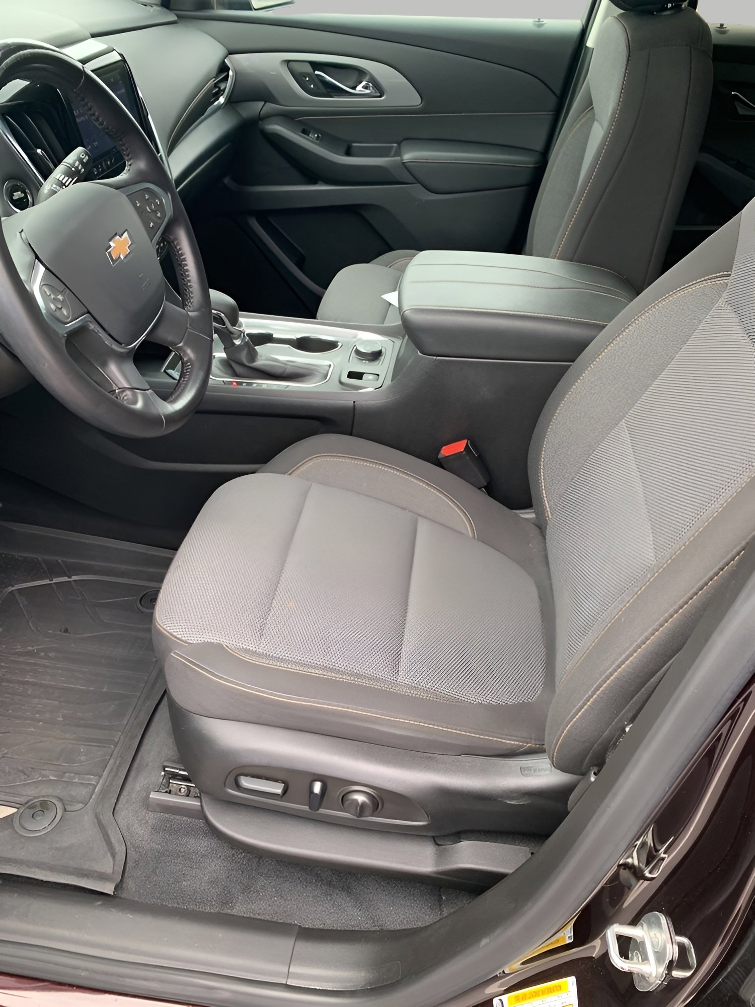 Used 2021 Chevrolet Traverse LT w/ LPO, Floor Liner Package image 19