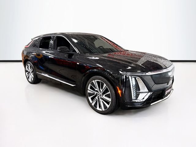 Used 2023 Cadillac Lyriq 2WD image 3