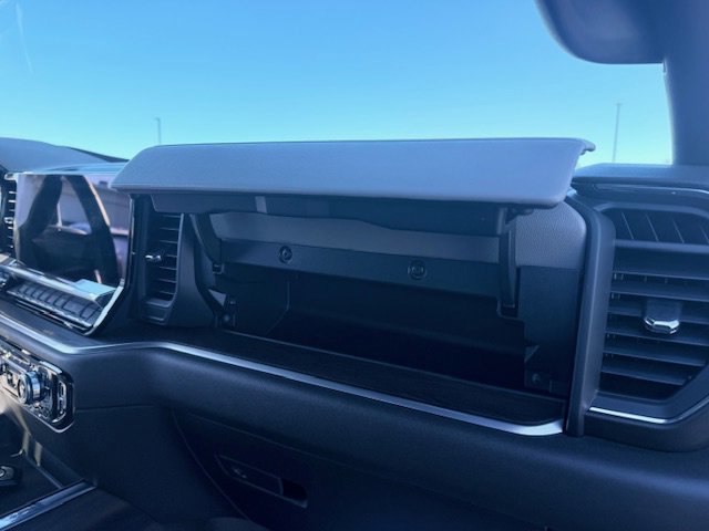 Used 2025 GMC Sierra 2500 SLT w/ SLT Premium Package image 25