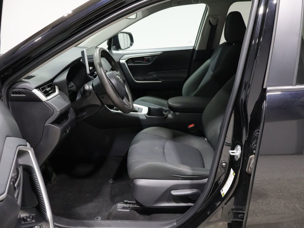 Used 2024 Toyota RAV4 LE image 9
