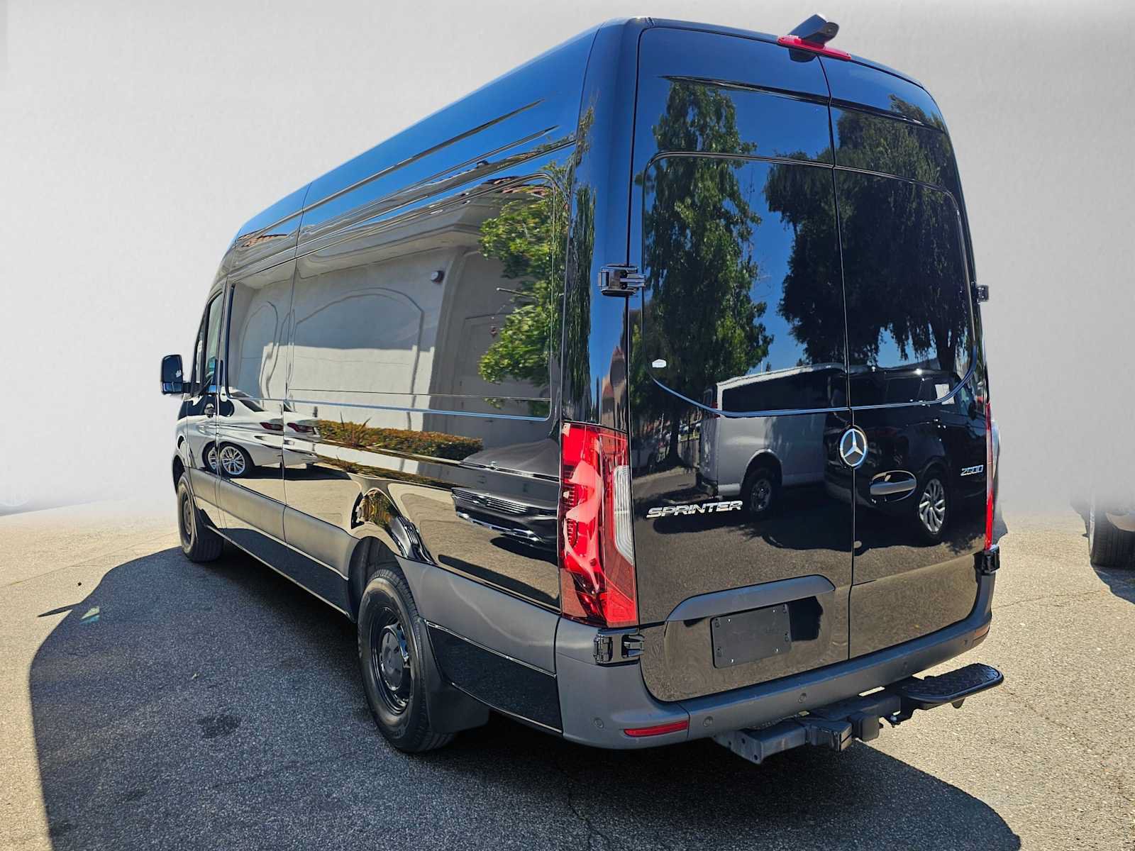 Used 2025 Mercedes-Benz Sprinter 2500 image 5