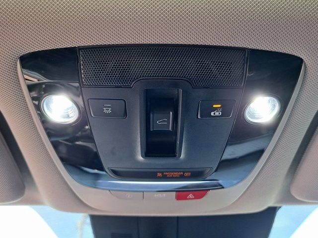 Used 2023 Kia Sorento SX image 19