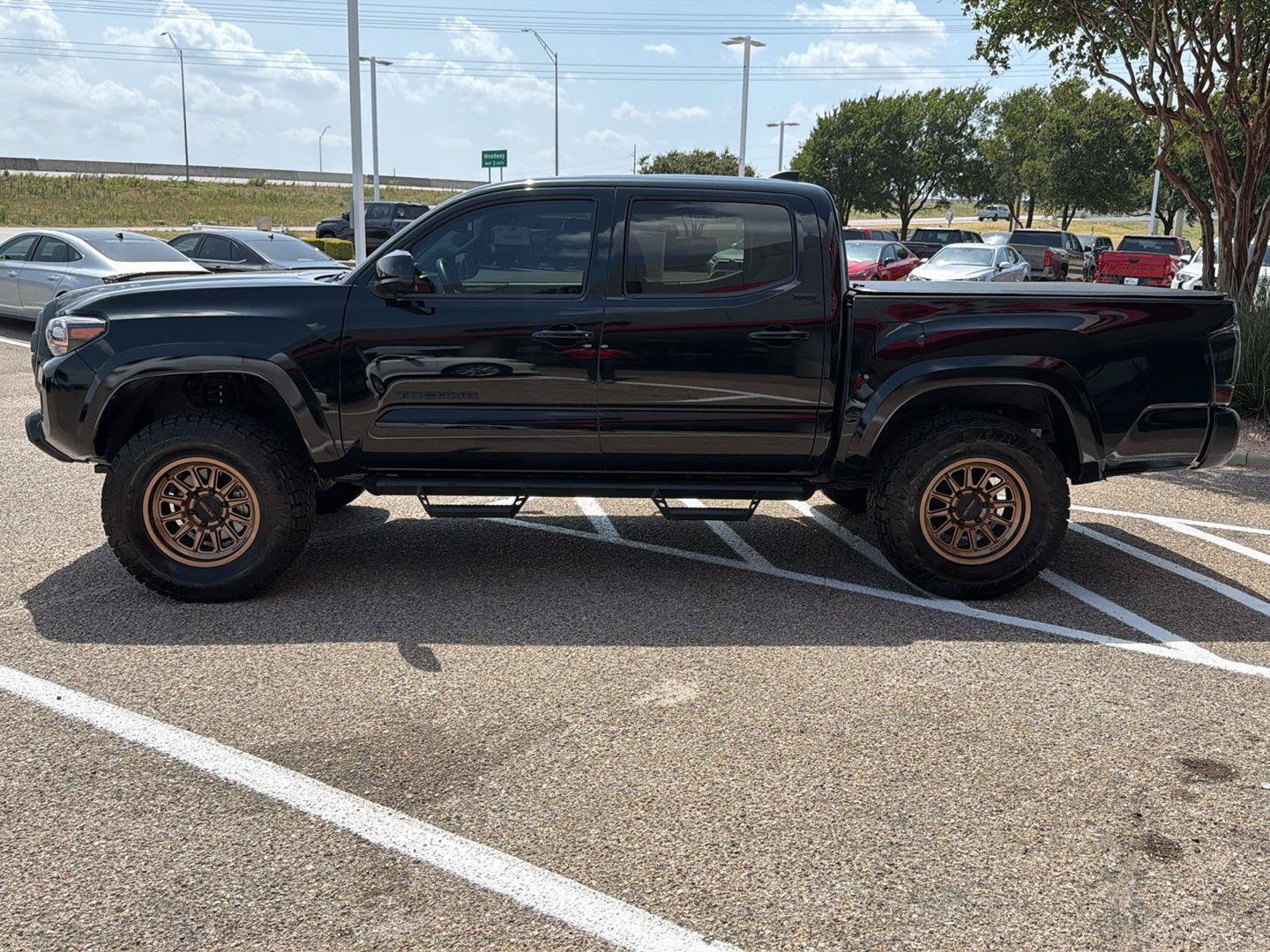 Used 2023 Toyota Tacoma SR5 RWD image 6