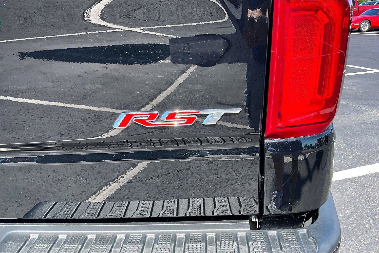 Used 2020 Chevrolet Silverado 1500 RST AWD/4WD image 9