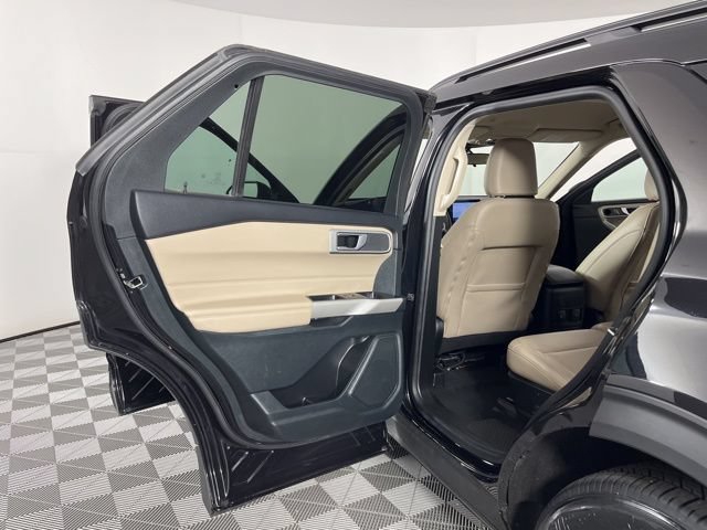 Certified 2024 Ford Explorer XLT w/ Equipment Group 202A RWD image 37