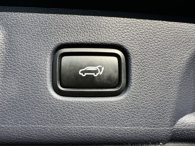 Used 2022 Hyundai Palisade SEL w/ 8P Bench Seat Package image 33