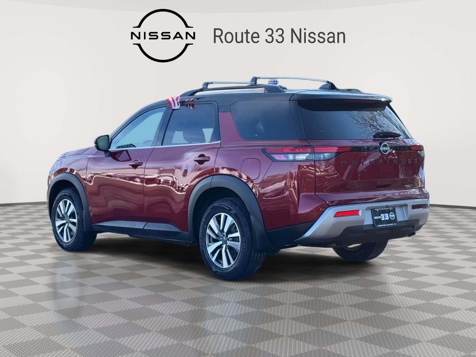 Used 2023 Nissan Pathfinder SL w/ Black Appearance Package AWD/4WD image 3