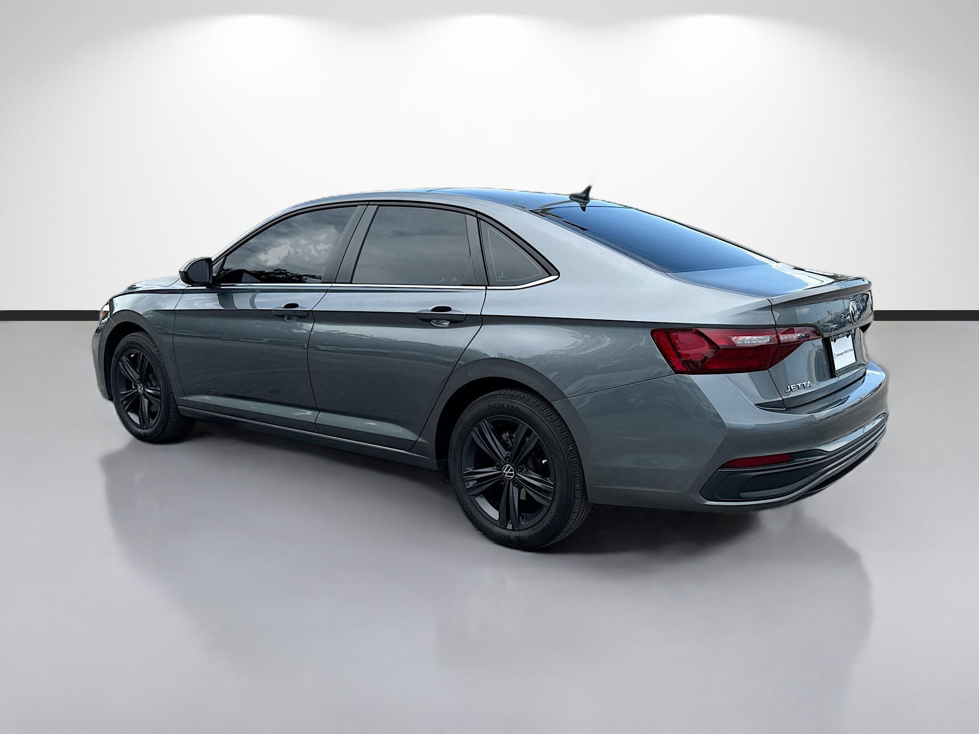 Used 2024 Volkswagen Jetta SE FWD image 5