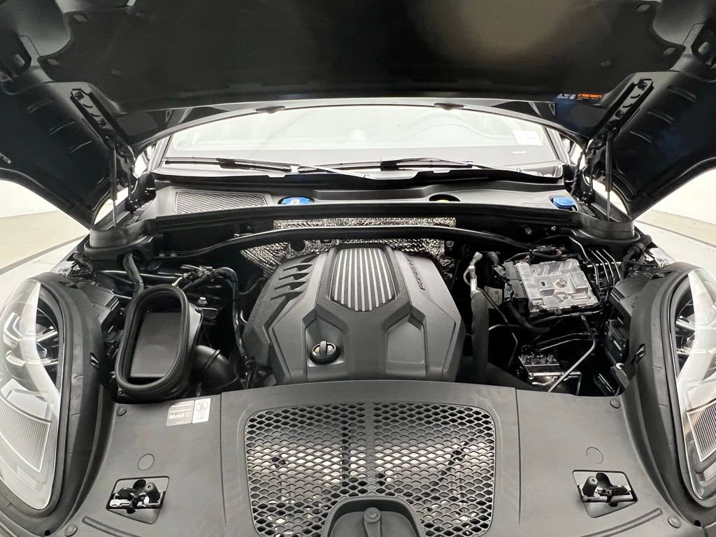 New 2026 Porsche Macan image 26