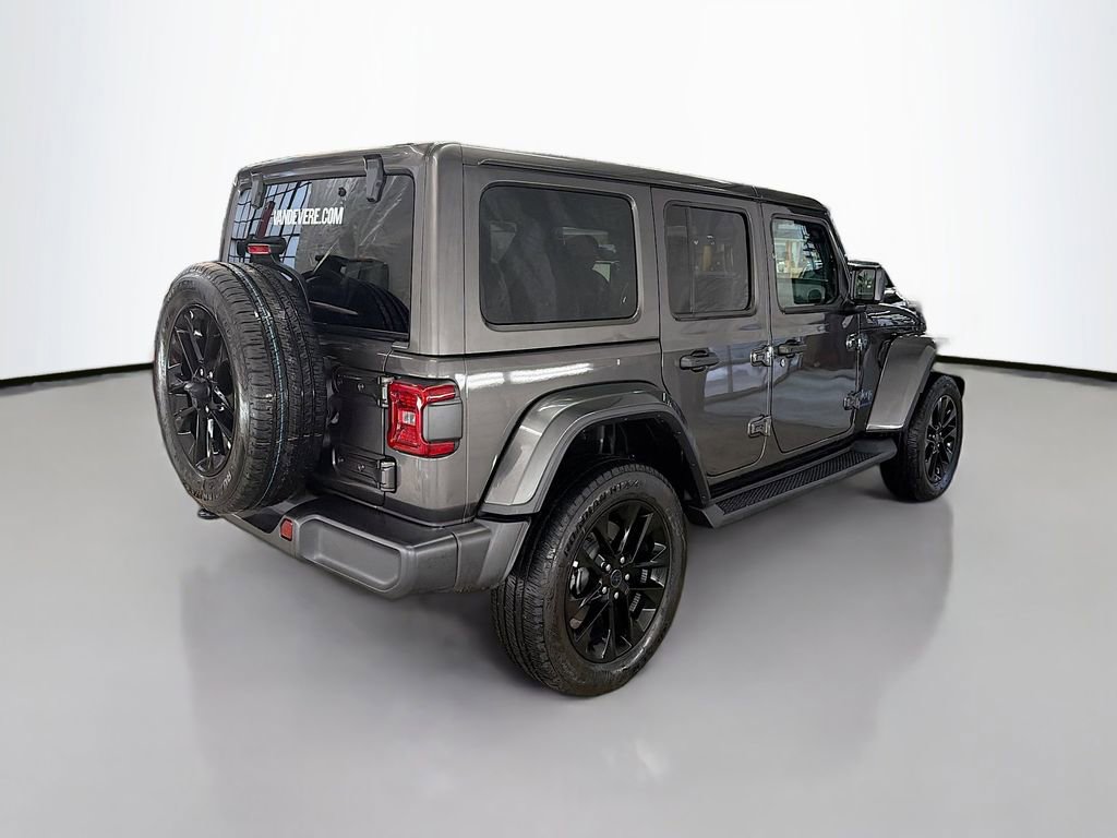 Used 2025 Jeep Wrangler Unlimited Sahara AWD/4WD image 7
