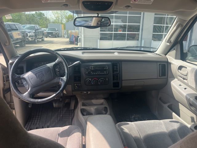 Used 2004 Dodge Dakota SLT w/ Deluxe Convenience Group AWD/4WD image 12