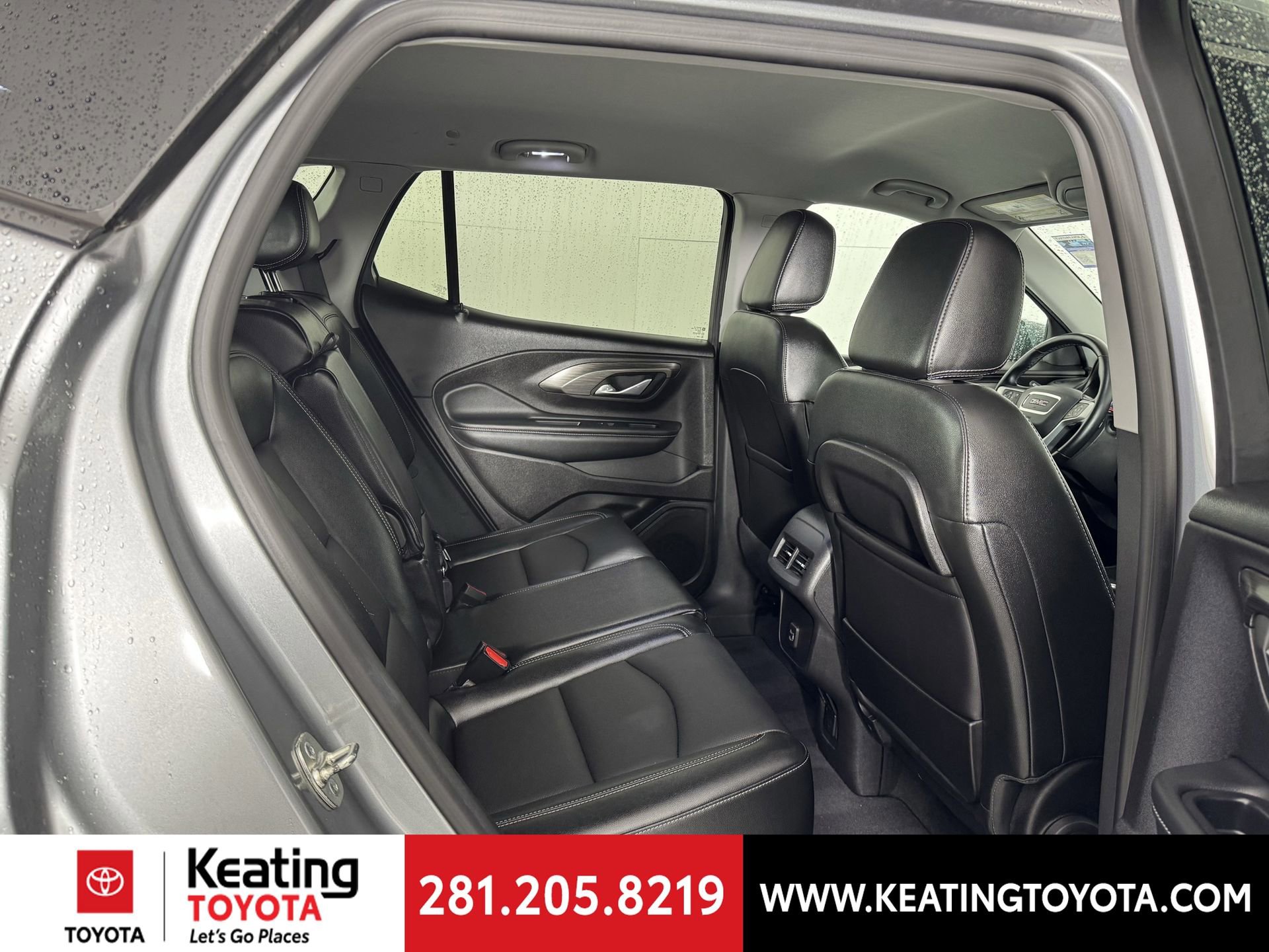 Used 2024 GMC Terrain SLT image 17