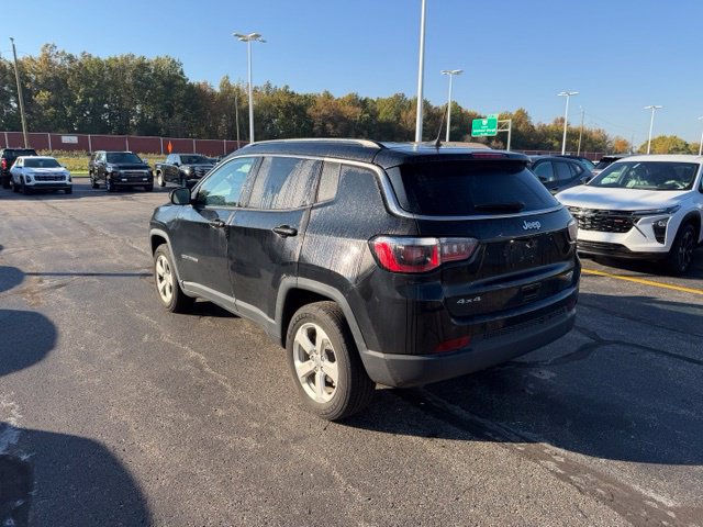 Used 2018 Jeep Compass Latitude w/ Popular Equipment Group AWD/4WD image 4