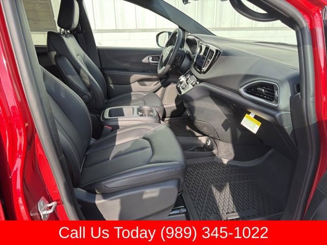 New 2026 Chrysler Voyager LX FWD image 37