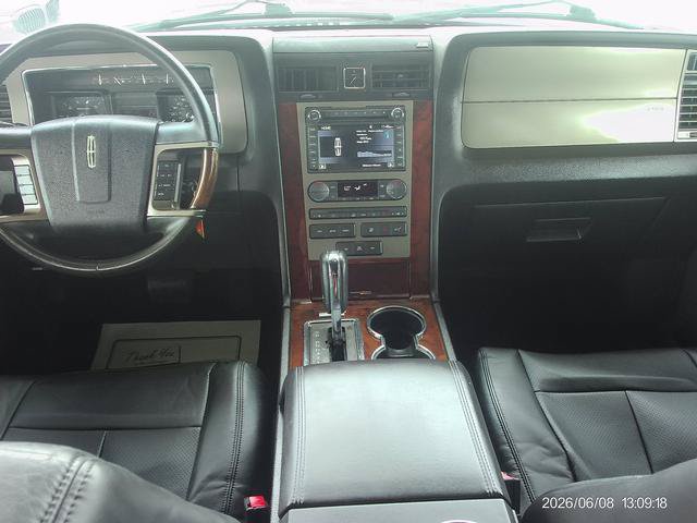 Used 2014 Lincoln Navigator 4WD image 7