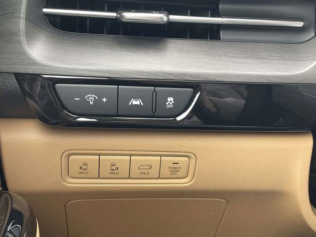 Used 2024 Kia Carnival EX image 26