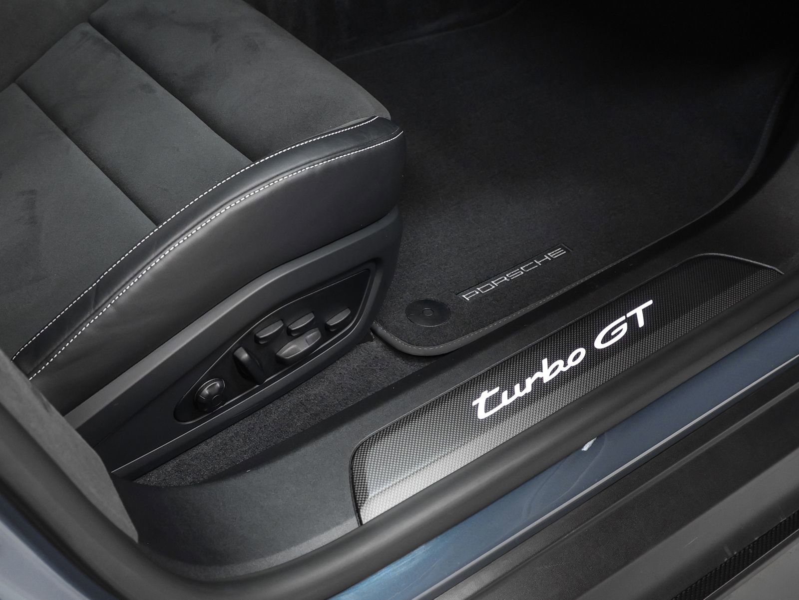 Certified 2025 Porsche Taycan Turbo GT AWD/4WD image 28
