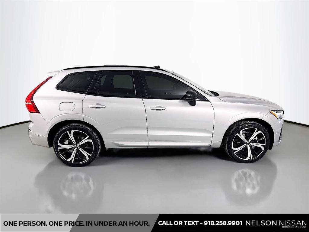 Used 2023 Volvo XC60 B5 Ultimate w/ Climate Package AWD/4WD image 4