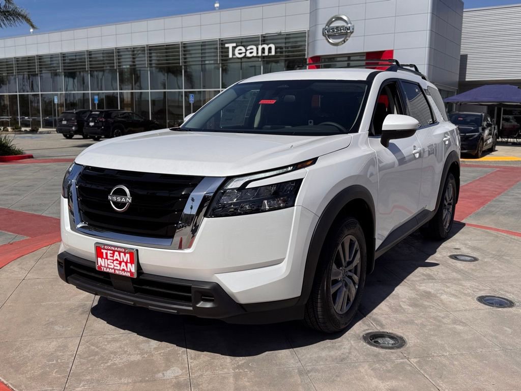 New 2025 Nissan Pathfinder SV image 4