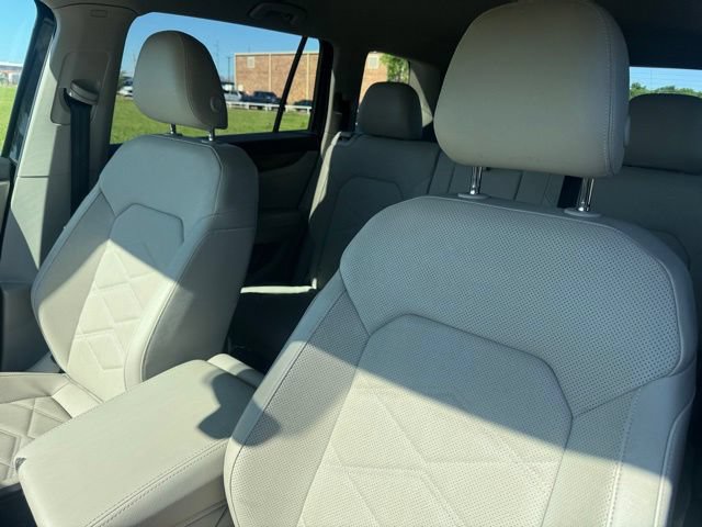 Used 2025 Volkswagen Atlas SE FWD image 11