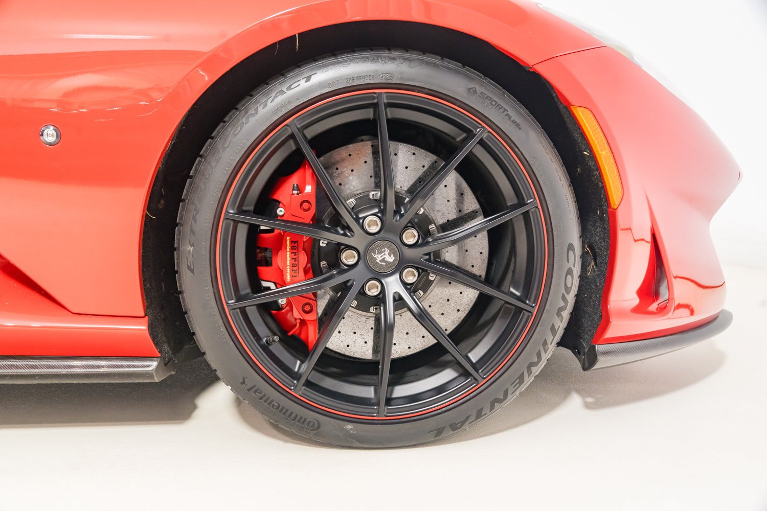 Used 2018 Ferrari 812 Superfast RWD image 14