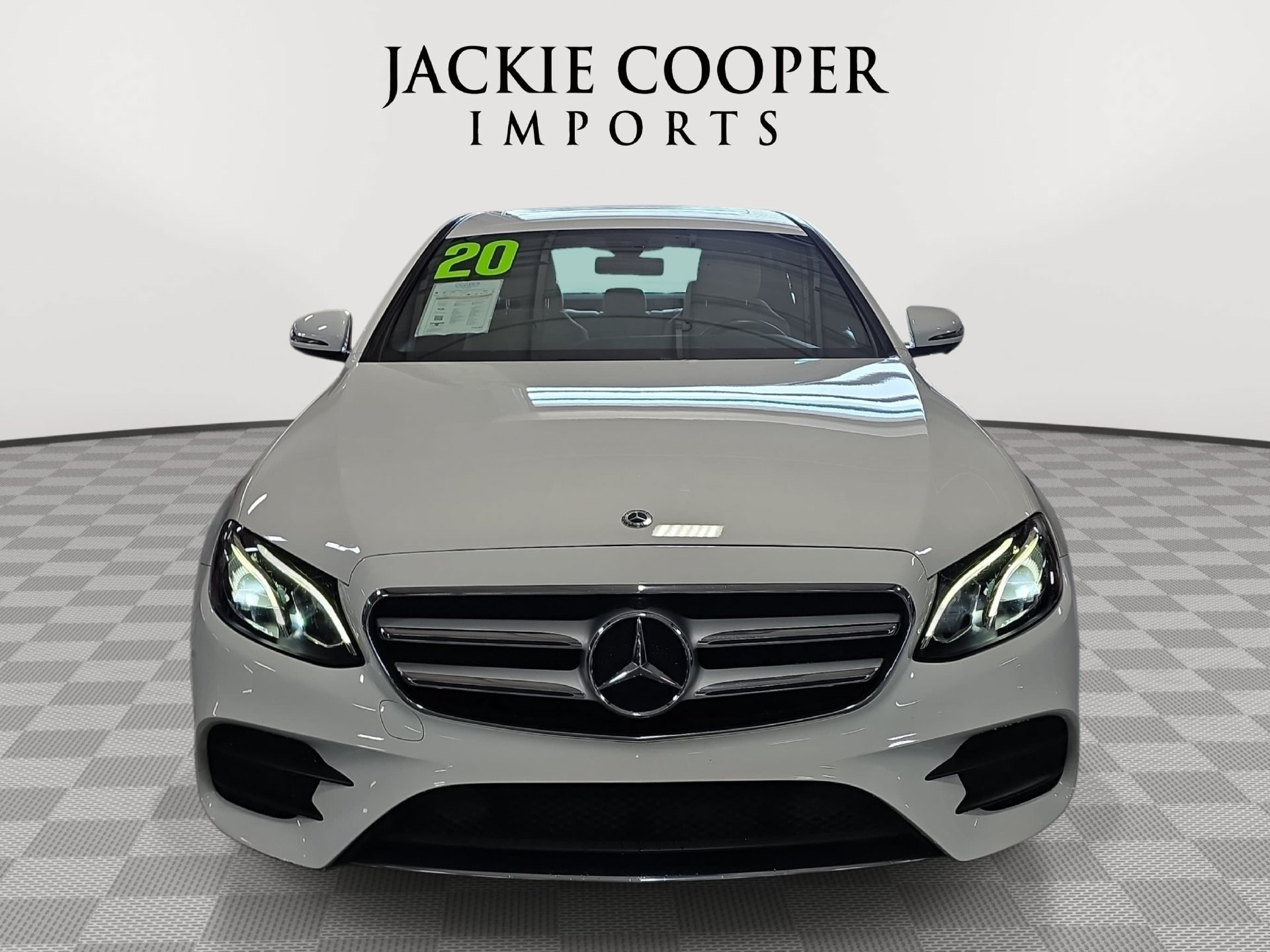 Used 2020 Mercedes-Benz E 350 4MATIC Sedan image 2