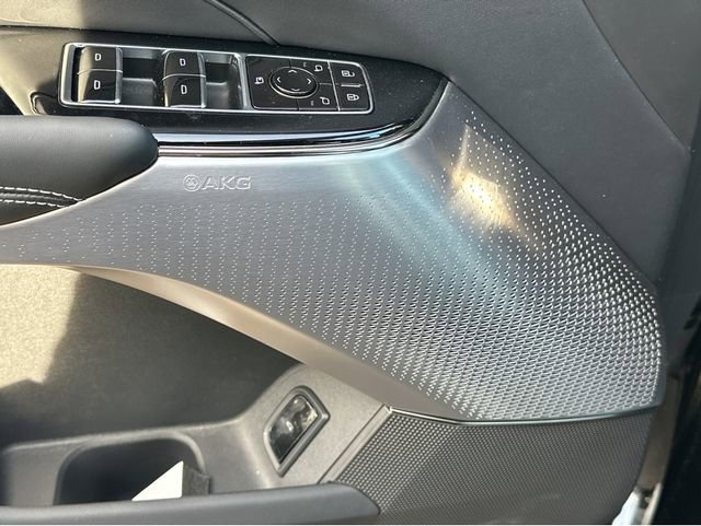 New 2026 Cadillac Lyriq V w/ Exterior Carbon Fiber Package image 23