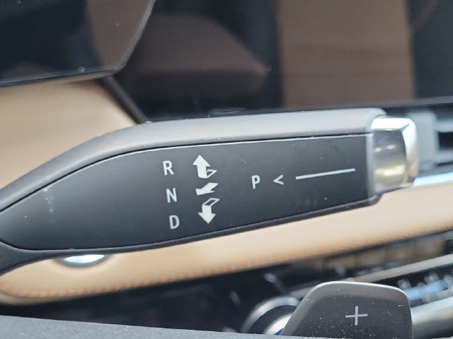 Used 2025 Chevrolet Equinox ACTIV w/ Safety and Technology Package FWD image 18