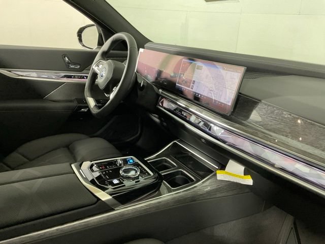Used 2024 BMW i7 xDrive60 RWD image 30