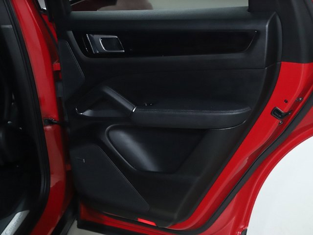 Used 2021 Porsche Cayenne Coupe image 35