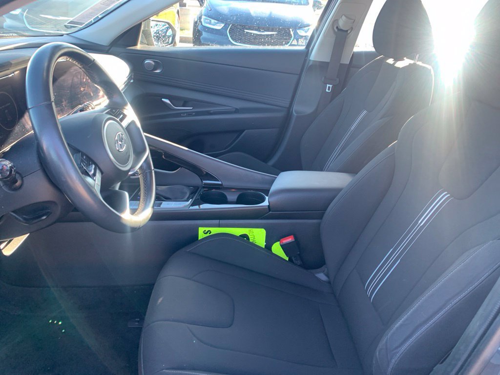 Used 2023 Hyundai Elantra SEL w/ Convenience Package FWD image 13