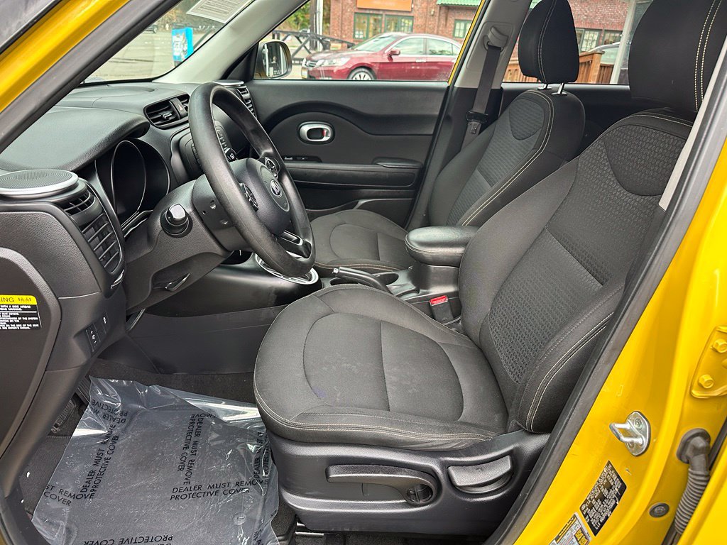 Used 2015 Kia Soul + FWD image 9