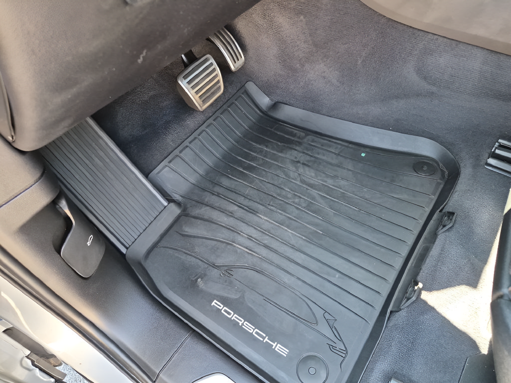Used 2025 Porsche Cayenne S AWD/4WD image 20