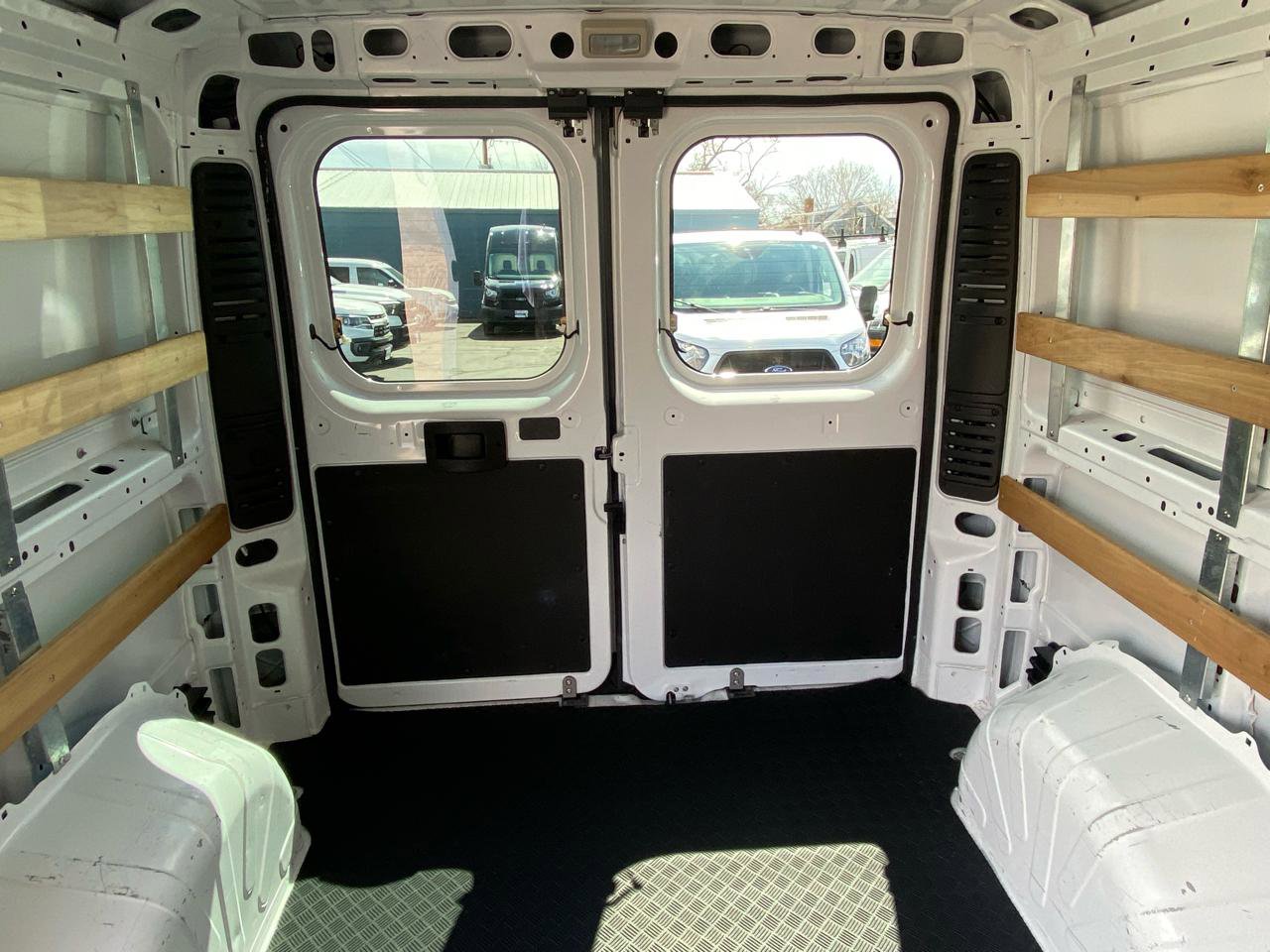 Used 2025 RAM ProMaster 2500 w/ U-Haul Equipment Group FWD image 8