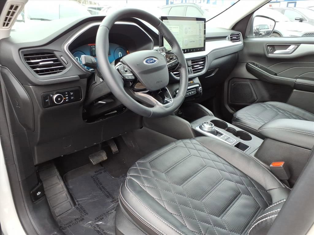 Certified 2023 Ford Escape Platinum w/ Premium Technology Package AWD/4WD image 13