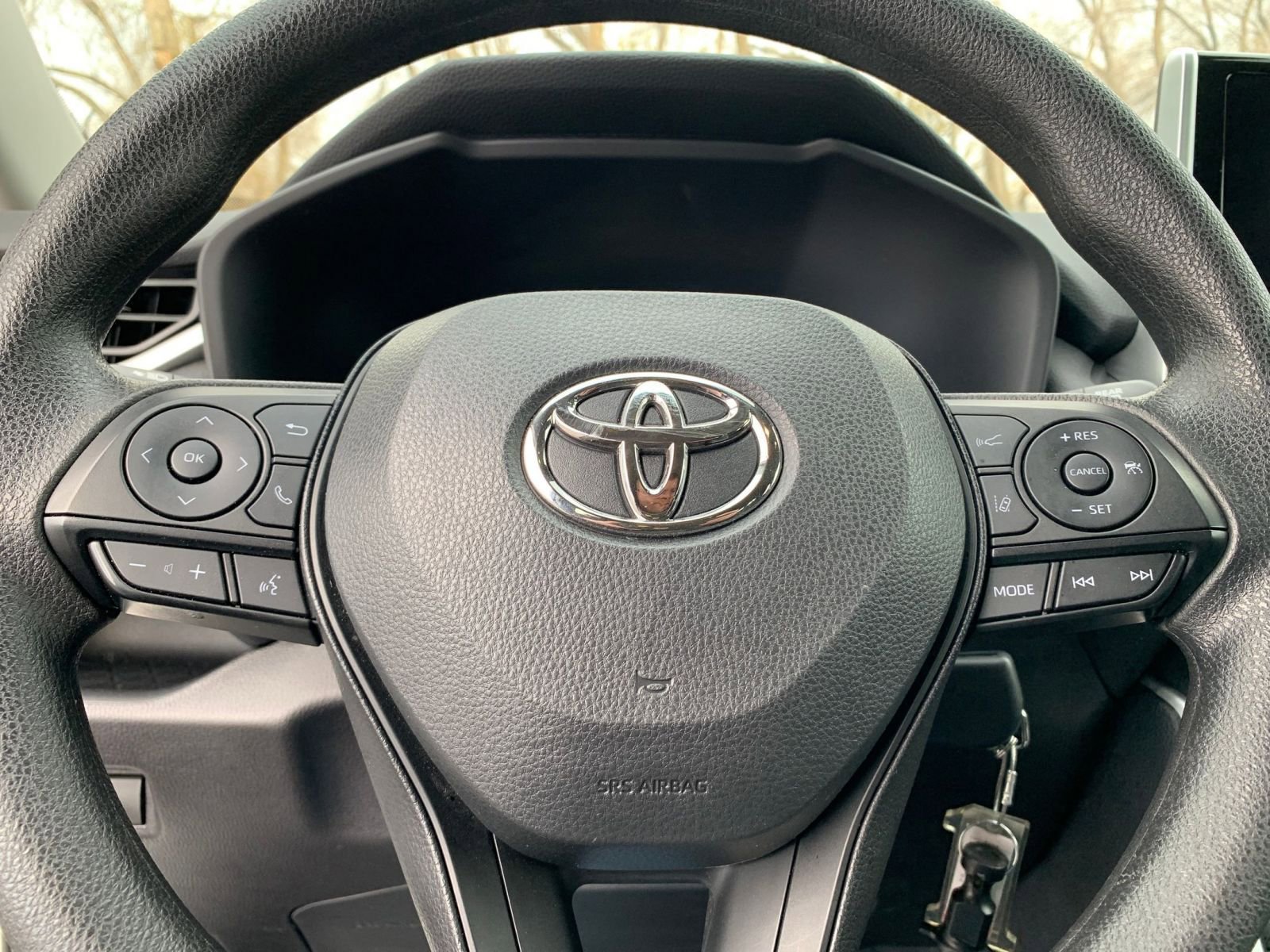 Used 2025 Toyota RAV4 LE image 27