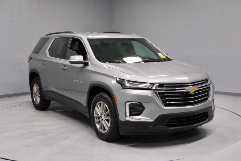 Used 2023 Chevrolet Traverse LT