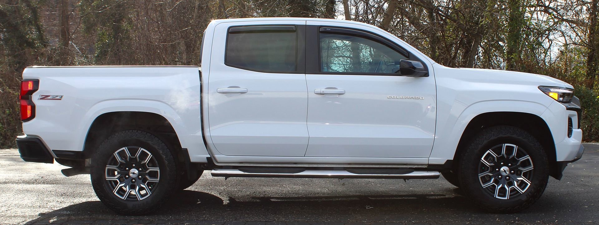 Used 2024 Chevrolet Colorado Z71 w/ Z71 Convenience Package 2 image 4