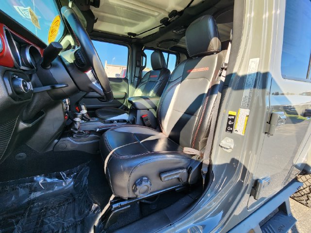 Used 2020 Jeep Gladiator Rubicon w/ Cold Weather Group AWD/4WD image 18