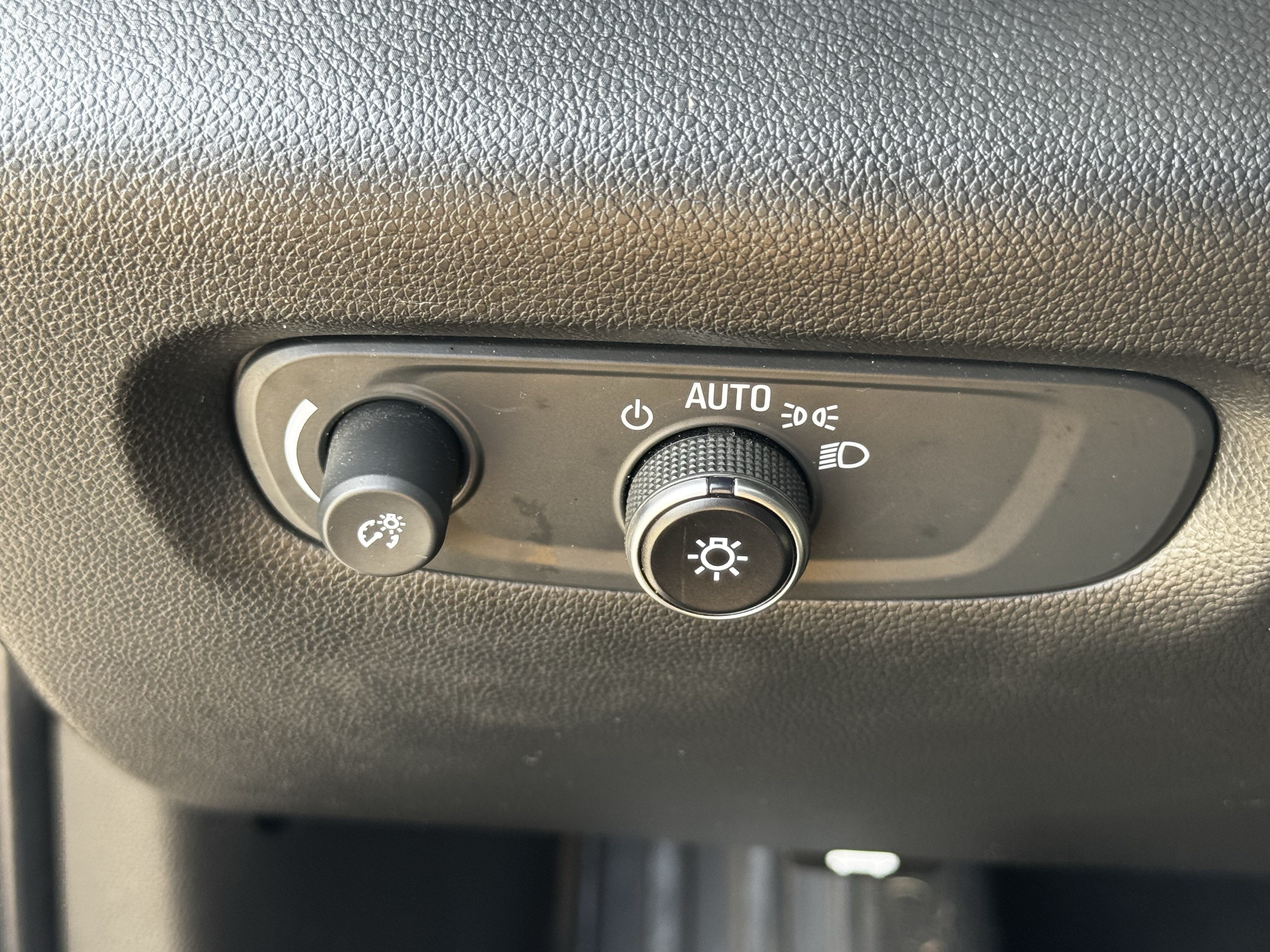 Used 2023 Chevrolet Traverse LS w/ Safety Package FWD image 25
