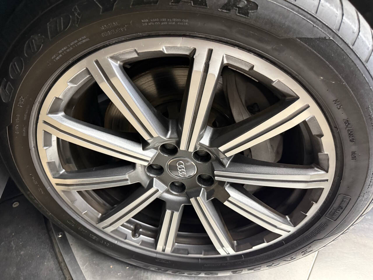 Used 2018 Audi Q7 3.0T Premium Plus AWD/4WD image 27